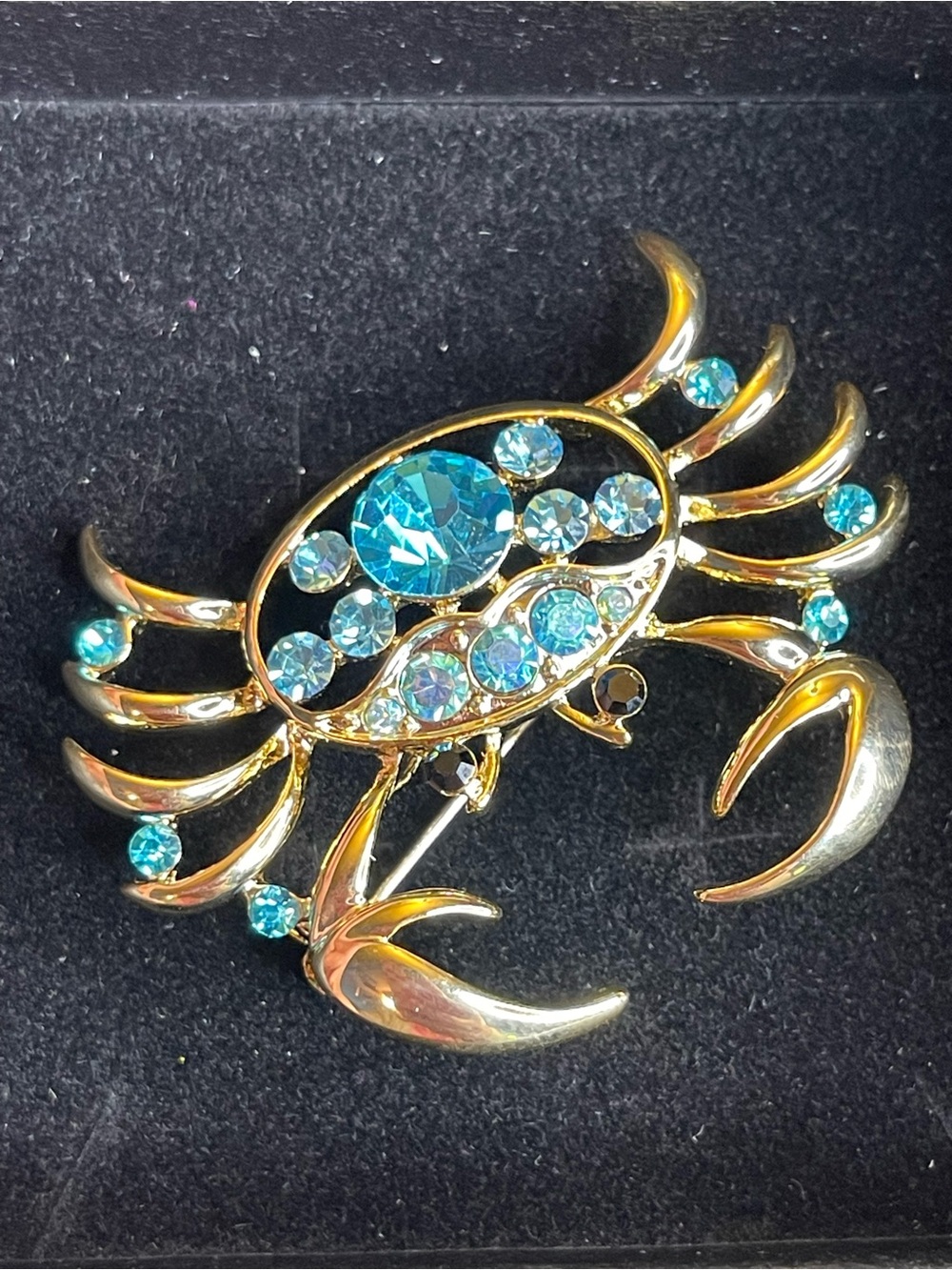 NIB blue glass crab brooch